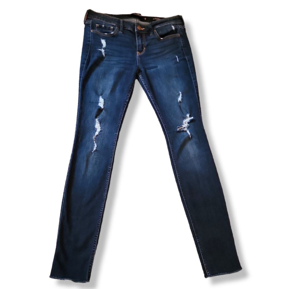 Hollister low-Rise Super Skinny Size 3R Distressed Dark wash
